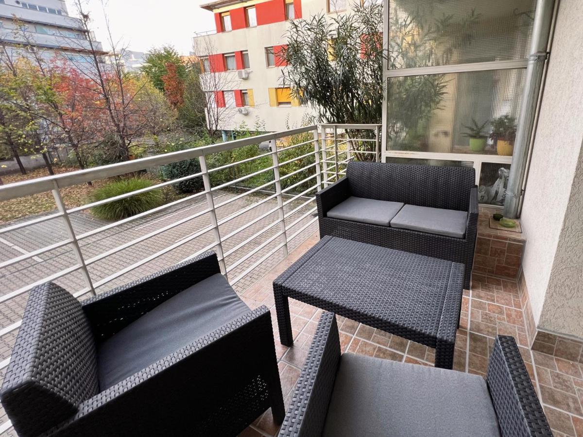 Center Budget Apartment Inside Free Parking Self Check-In Free Streaming Ac Balcony بودابست المظهر الخارجي الصورة