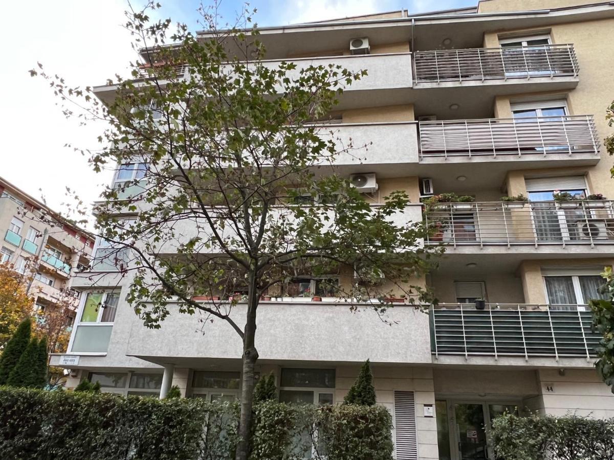 Center Budget Apartment Inside Free Parking Self Check-In Free Streaming Ac Balcony بودابست المظهر الخارجي الصورة